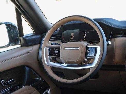 New 2025 Land Rover Range Rover SE image 17