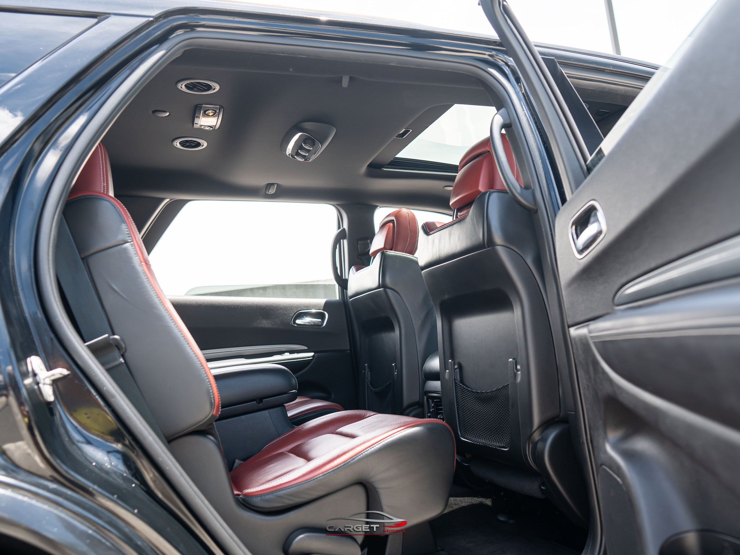 Used 2018 Dodge Durango SRT w/ Technology Group AWD/4WD image 19