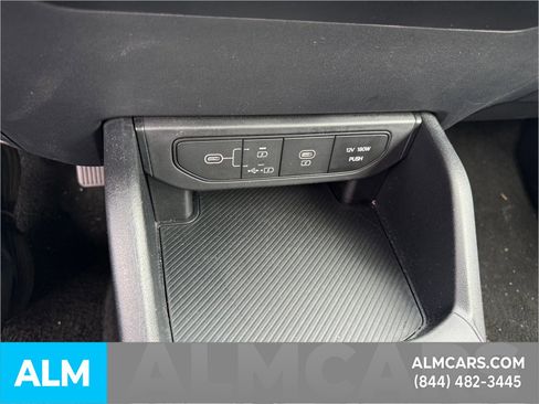 Used 2025 Kia K4 LXS image 16