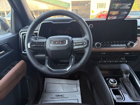 New 2026 GMC Canyon AT4 w/ AT4 Premium Package AWD/4WD image 16