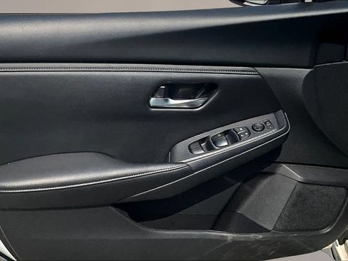 Used 2024 Nissan Sentra SV FWD image 18