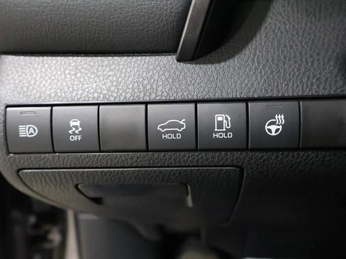 Used 2023 Toyota Camry SE image 31