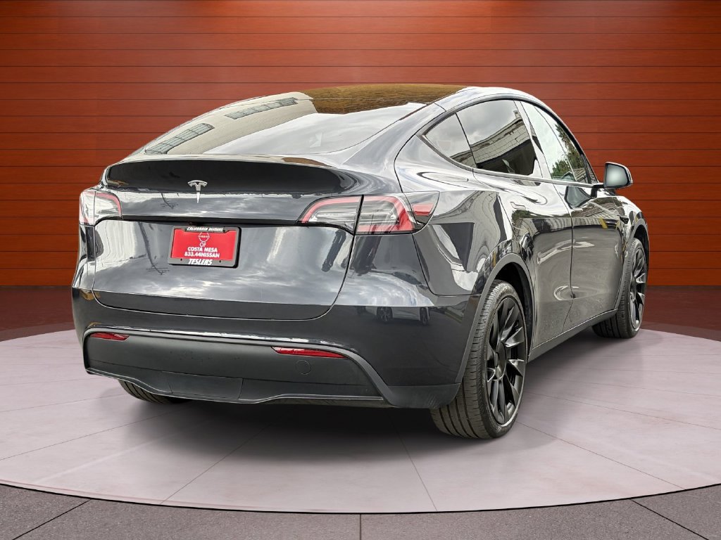 Used 2024 Tesla Model Y 2WD image 4