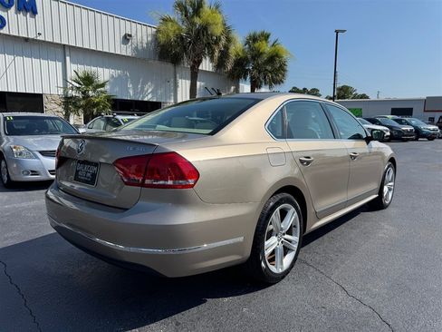Used 2015 Volkswagen Passat 1.8T SEL Premium FWD image 8