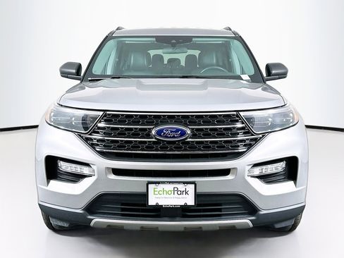 Used 2024 Ford Explorer XLT w/ Equipment Group 202A image 2