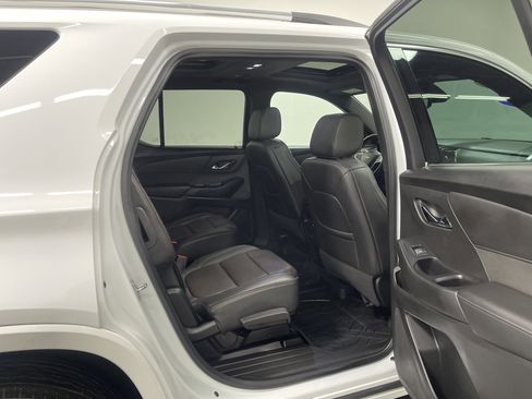 Used 2022 Chevrolet Traverse High Country image 21