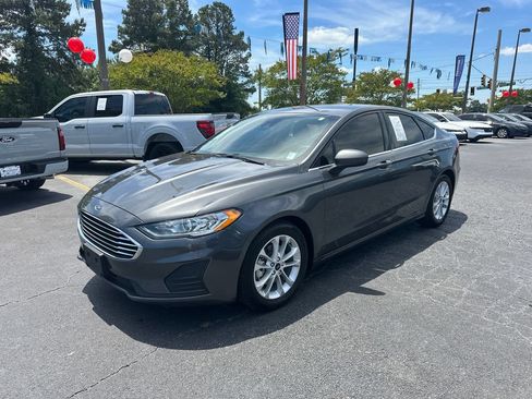 Certified 2020 Ford Fusion SE FWD image 3