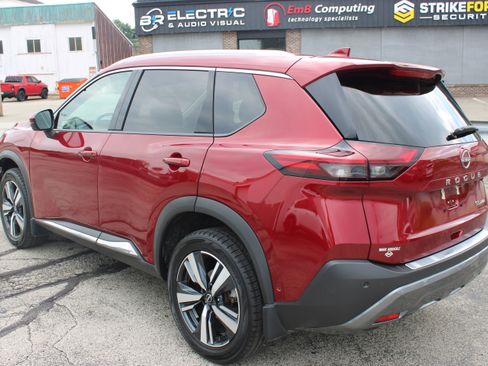 Certified 2023 Nissan Rogue SL w/ SL Premium Package AWD/4WD image 3