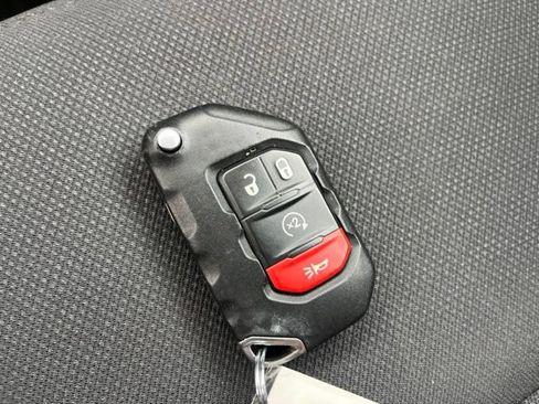 Used 2022 Jeep Gladiator Sport AWD/4WD image 26