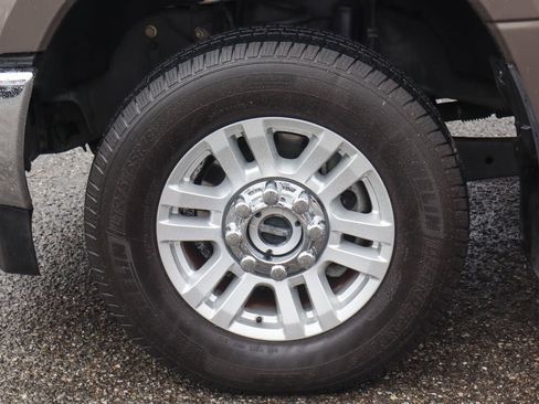 Used 2019 Ford F250 XLT image 45