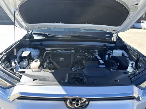 Used 2024 Toyota Grand Highlander XLE image 8