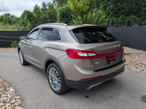Used 2018 Lincoln MKX Reserve w/ Driver Assistance Package AWD/4WD image 3