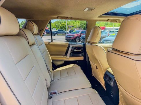 Used 2018 Toyota 4Runner SR5 Premium RWD image 14