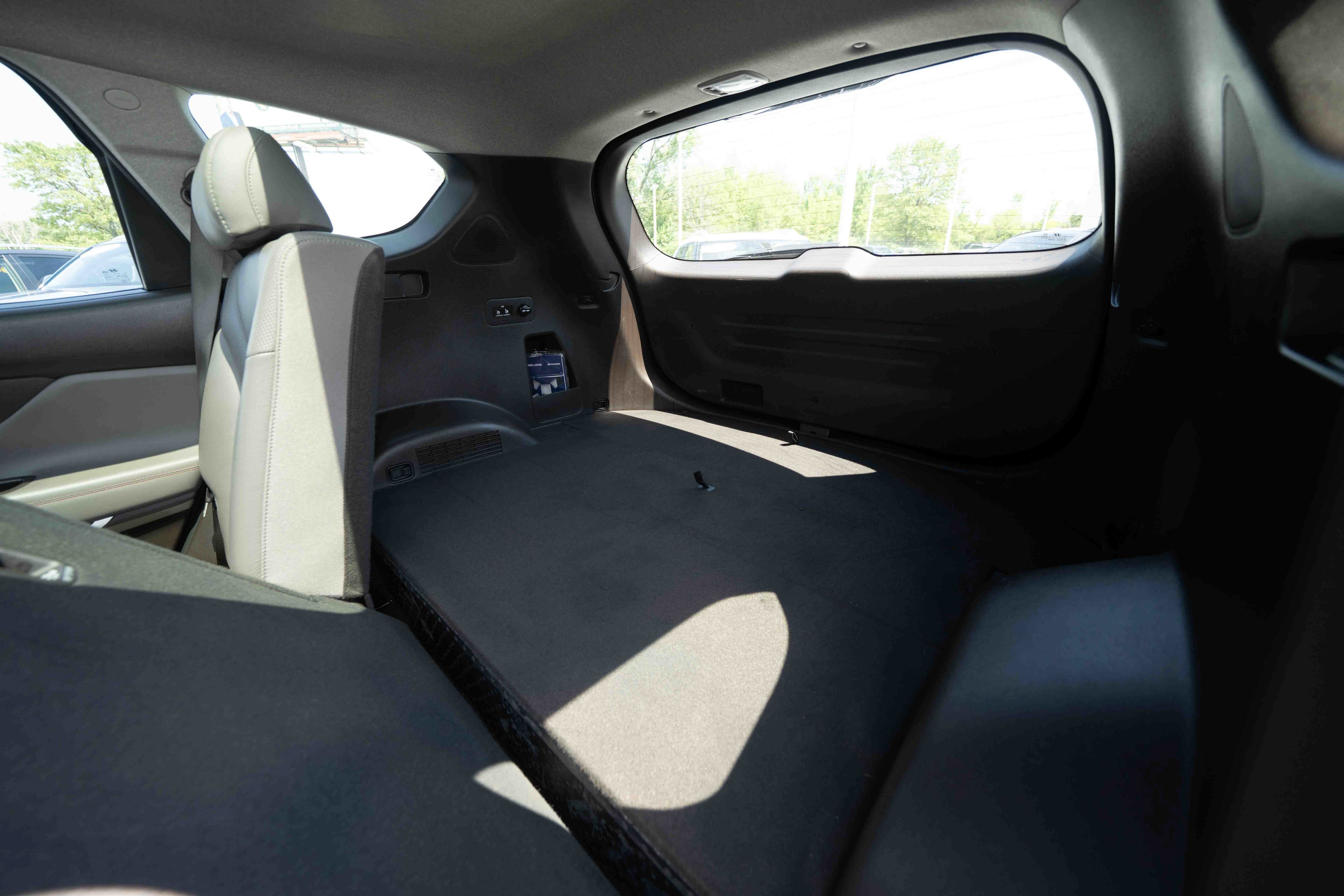 Used 2020 Hyundai Santa Fe Limited AWD/4WD image 24