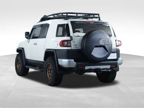 Used 2013 Toyota FJ Cruiser 4WD image 10