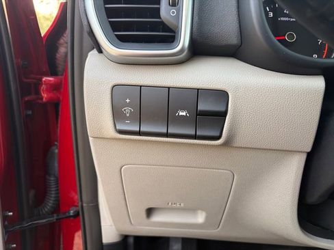 Used 2022 Kia Sportage LX image 11