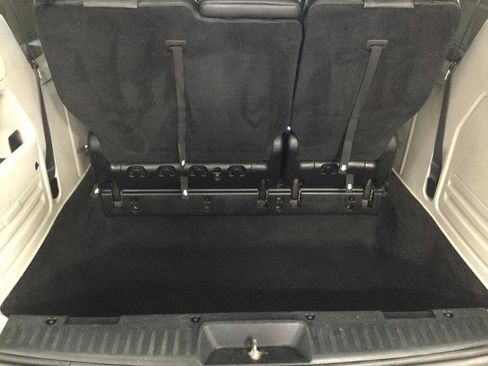 Used 2015 Chrysler Town & Country Touring w/ Driver Convenience Group image 22