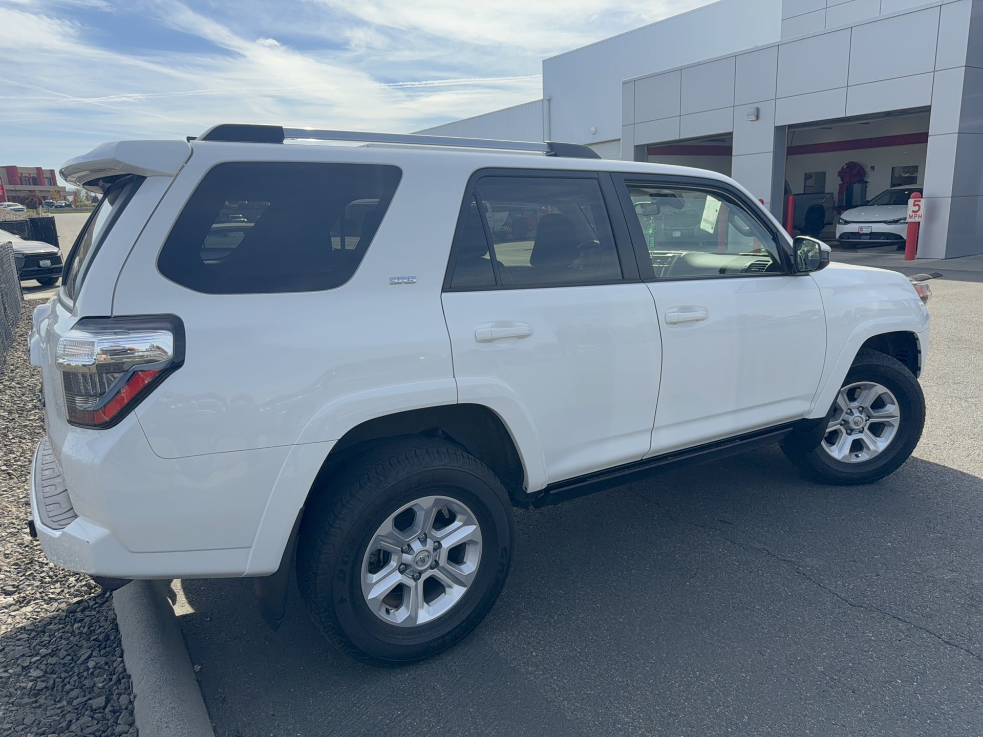 Used 2022 Toyota 4Runner SR5 AWD/4WD image 8