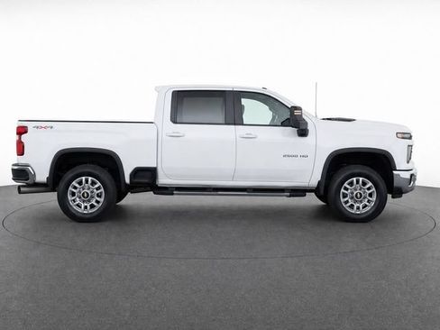 Used 2025 Chevrolet Silverado 2500 LT w/ Convenience Package AWD/4WD image 3