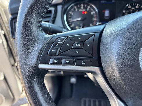 Used 2020 Nissan Rogue SV FWD image 28