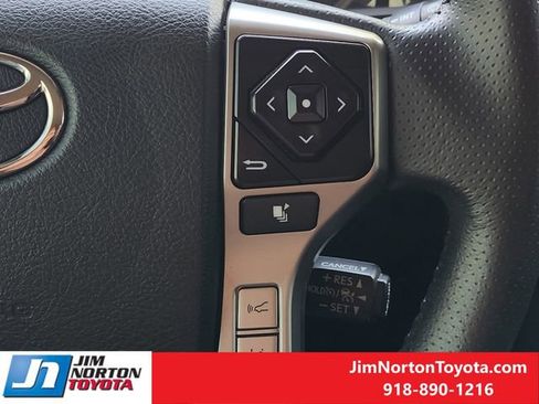 Used 2022 Toyota 4Runner TRD Sport AWD/4WD image 28