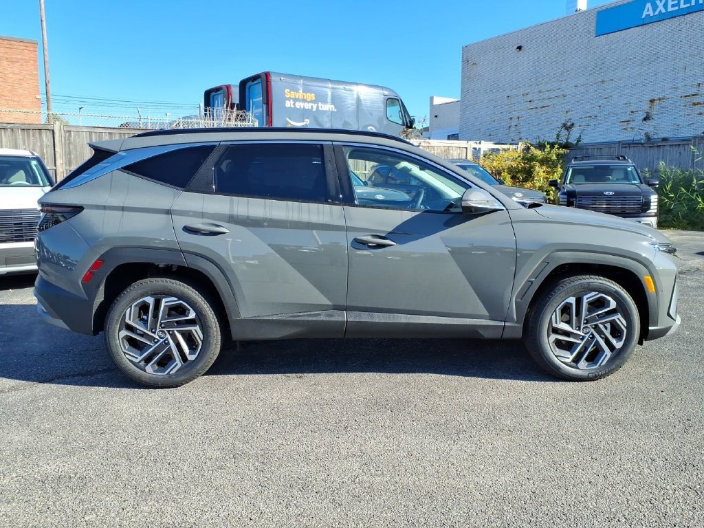 New 2026 Hyundai Tucson Limited AWD/4WD image 2