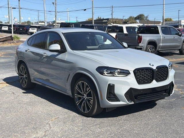 Used 2024 BMW X4 xDrive30i w/ Premium Package AWD/4WD image 3