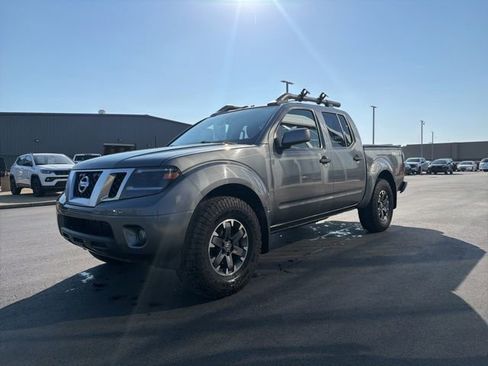 Used 2018 Nissan Frontier PRO-4X image 3