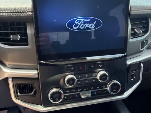 Used 2024 Ford Expedition XLT AWD/4WD image 16
