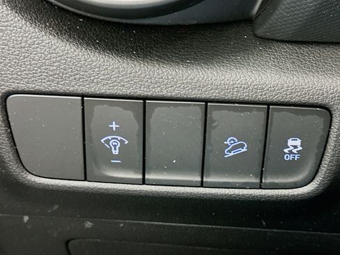 Used 2023 Hyundai Kona SE w/ Cargo Package image 17