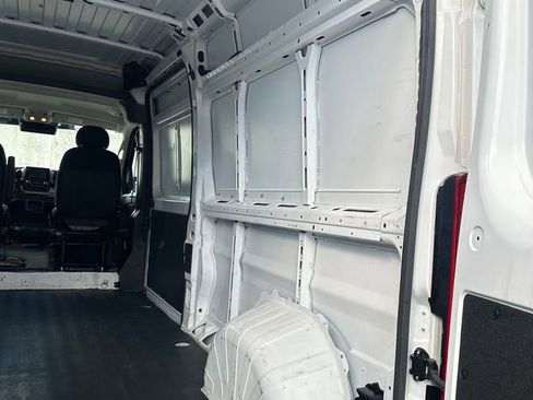 Used 2024 RAM ProMaster 2500 w/ Convenience Group FWD image 20