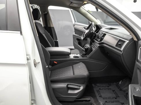Used 2018 Volkswagen Atlas S image 32