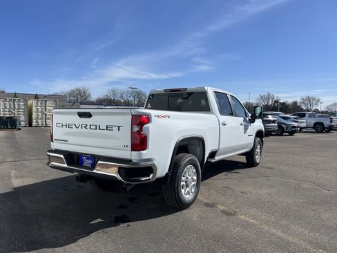 New 2026 Chevrolet Silverado 3500 LT image 3