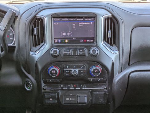 Used 2023 Chevrolet Silverado 2500 LT w/ Convenience Package image 5