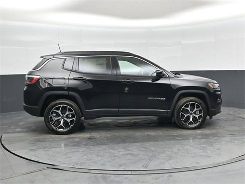 New 2026 Jeep Compass Limited w/ Mopar Graphics Package image 2