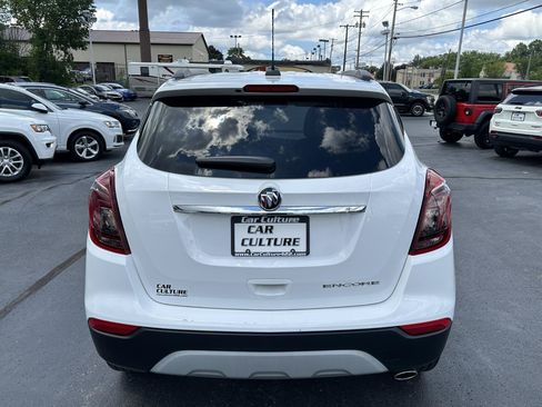 Used 2020 Buick Encore Preferred w/ Safety Package FWD image 13