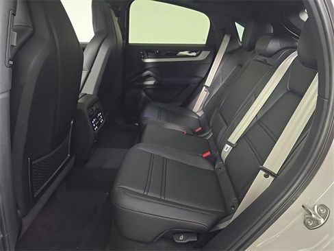 New 2026 Porsche Cayenne S image 15