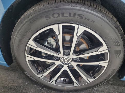 Used 2025 Volkswagen Jetta Sport FWD image 31