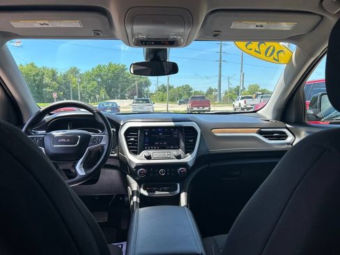 Used 2023 GMC Acadia SLE w/ Driver Convenience Package FWD image 35