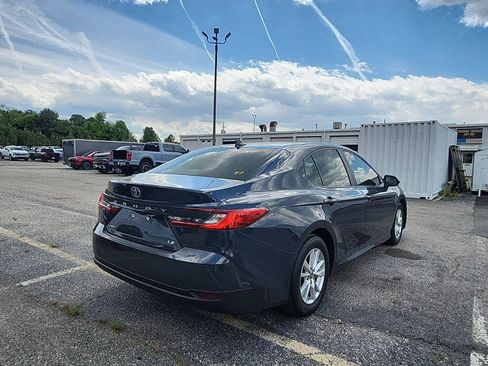 Used 2025 Toyota Camry LE image 5