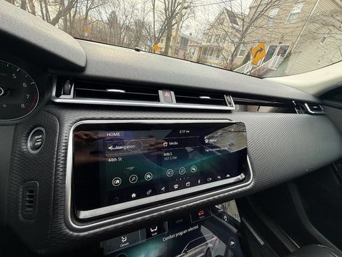 Used 2018 Land Rover Range Rover Velar S image 17