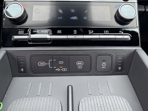 Used 2025 Hyundai Santa Fe Calligraphy image 33