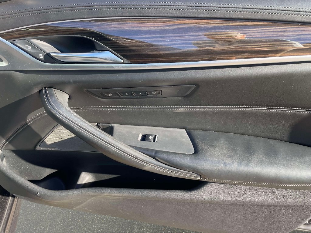 Used 2018 BMW M550i xDrive AWD/4WD image 9