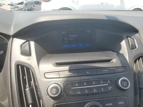 Used 2017 Ford Focus SE FWD image 12