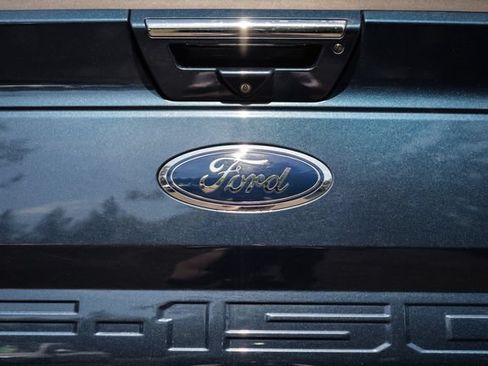 Used 2018 Ford F150 Lariat w/ Equipment Group 502A Luxury AWD/4WD image 28