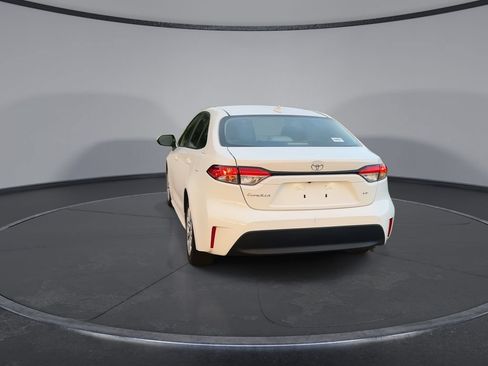 Used 2024 Toyota Corolla LE FWD image 7