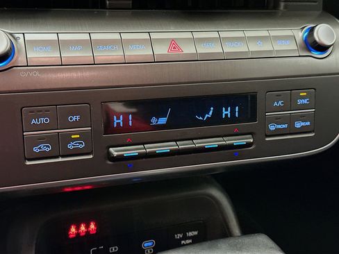 Used 2025 Hyundai Kona SEL image 23