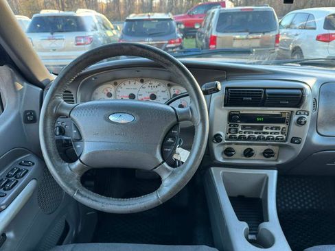 Used 2001 Ford Explorer Sport Trac 2WD image 15