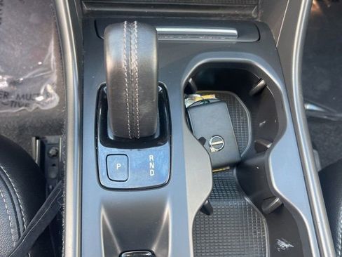 Used 2020 Volvo XC40 T5 Momentum image 18