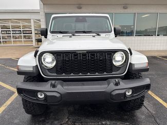 Certified 2026 Jeep Gladiator Sport AWD/4WD video 2